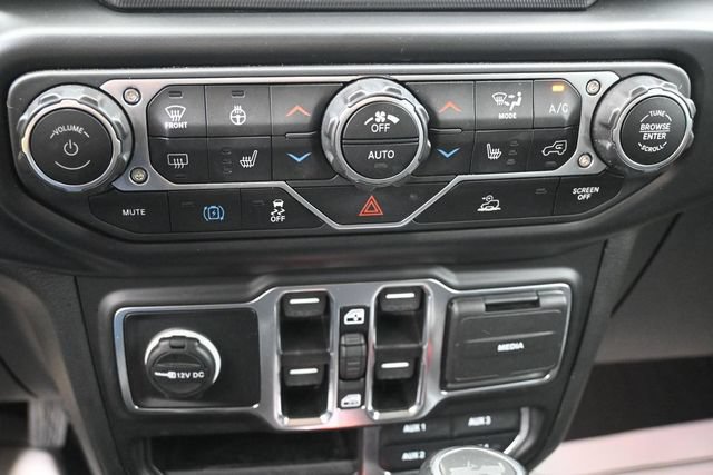 Used 2023 Jeep Wrangler Unlimited Sahara w/ Cold Weather Group AWD/4WD image 11