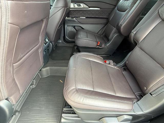 Certified 2025 Ford Explorer Platinum w/ Ultimate Package AWD/4WD image 11
