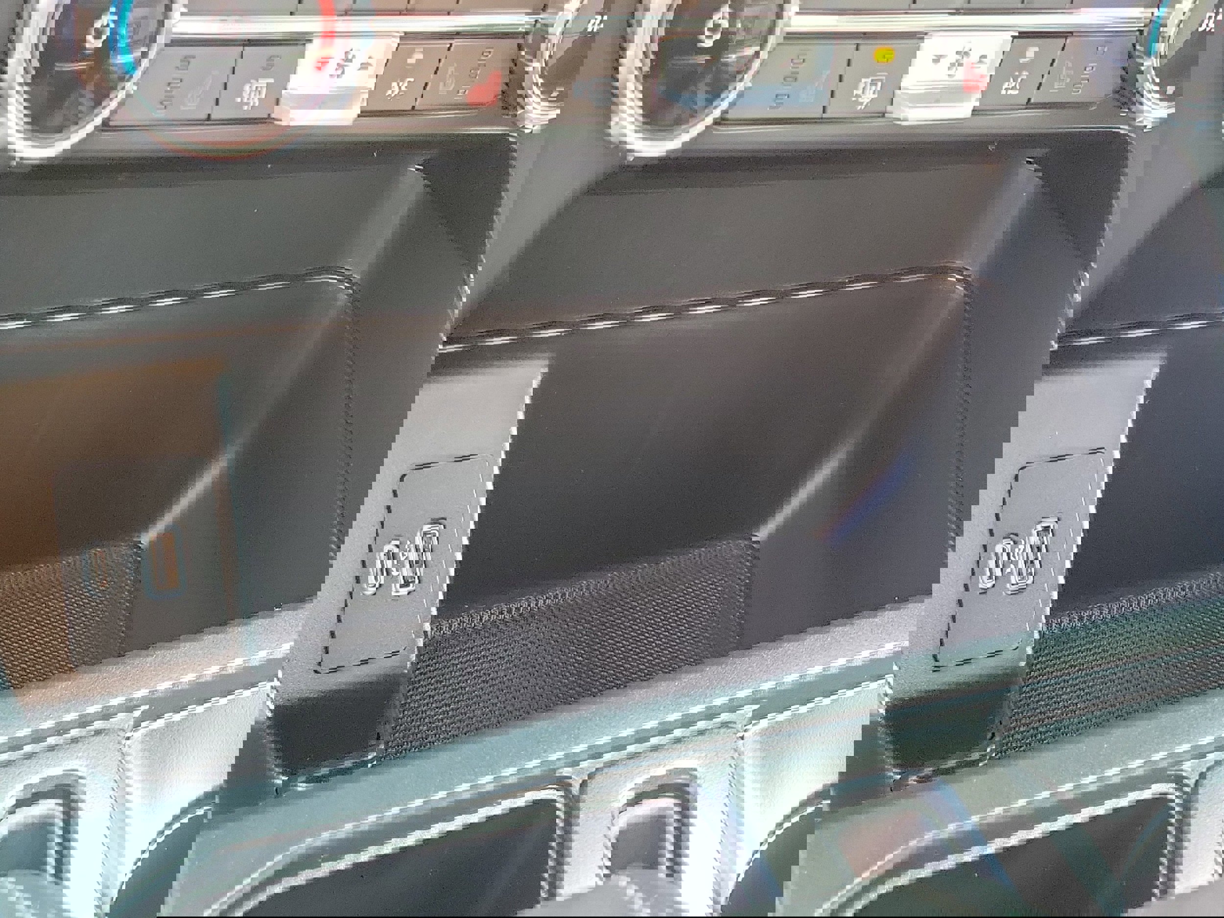 Certified 2022 Ford F150 XLT w/ Equipment Group 302A High image 34