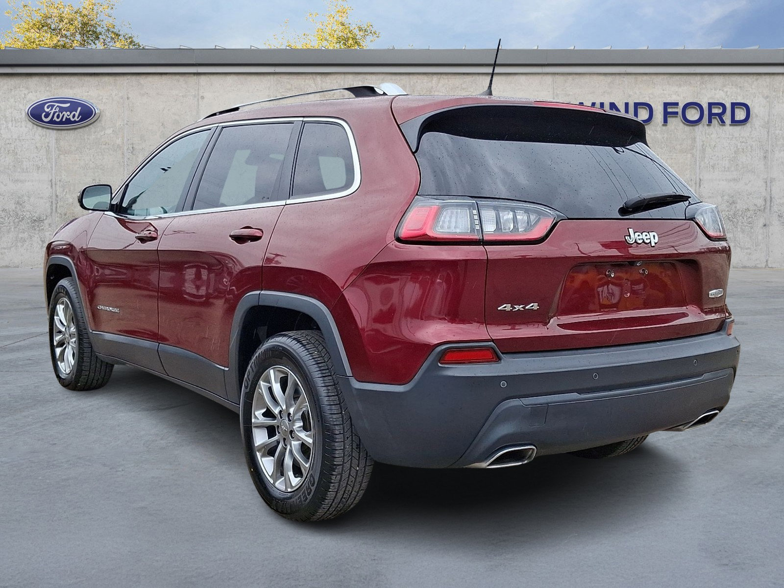 Used 2019 Jeep Cherokee Latitude Plus image 5
