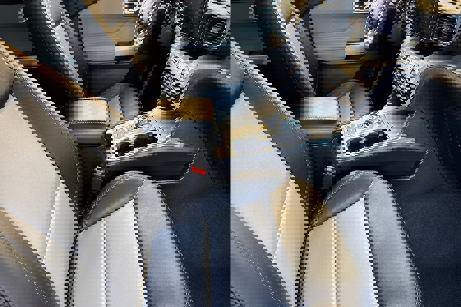 Certified 2023 Ford Explorer XLT w/ Equipment Group 202A image 17