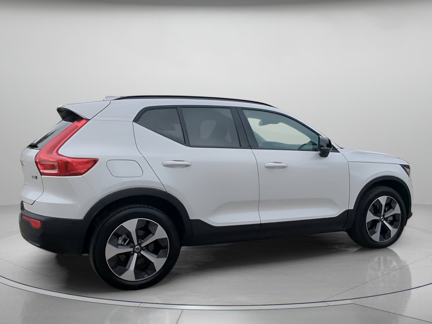 Used 2026 Volvo XC40 B5 Plus AWD/4WD image 30