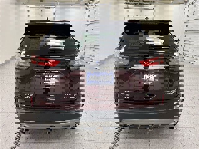 Certified 2020 Ford Edge Titanium w/ Class II Trailer Tow Package image 5