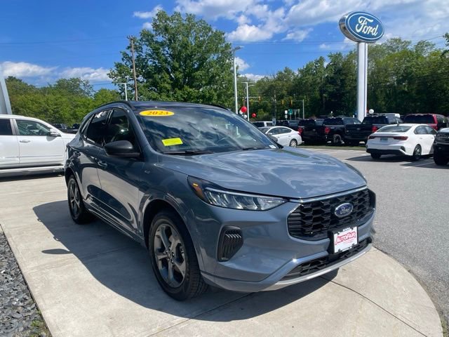 Certified 2023 Ford Escape ST-Line w/ Tech Pack #1 AWD/4WD image 2