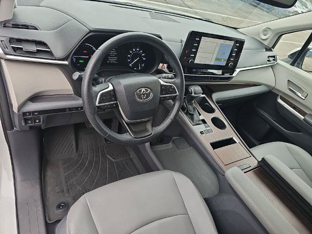 Used 2021 Toyota Sienna XLE w/ XLE Plus Package FWD image 16