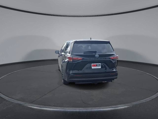 Used 2021 Toyota Sienna LE FWD image 7
