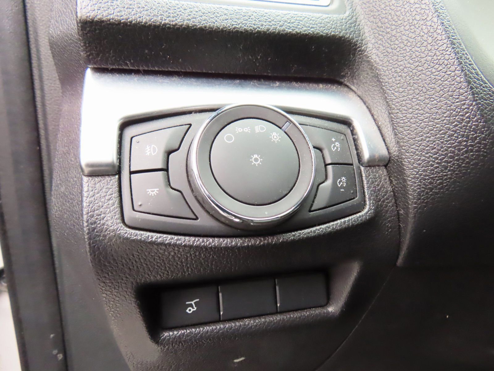 Certified 2018 Ford Explorer Limited w/ Equipment Group 301A image 11