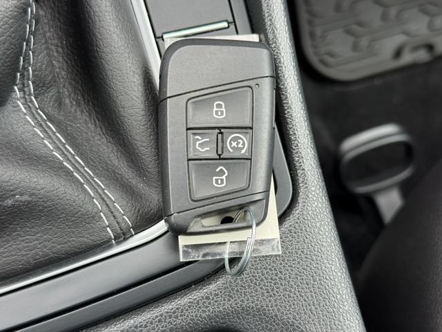Used 2024 Volkswagen Jetta SE w/ Panoramic Sunroof Package FWD image 14