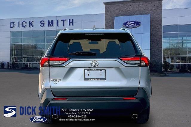 Used 2024 Toyota RAV4 XLE FWD image 5