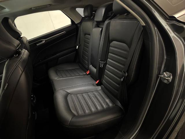 Certified 2018 Ford Fusion SE w/ Fusion SE Technology Package FWD image 31