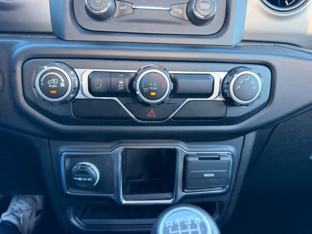 Used 2021 Jeep Wrangler Sport AWD/4WD image 18