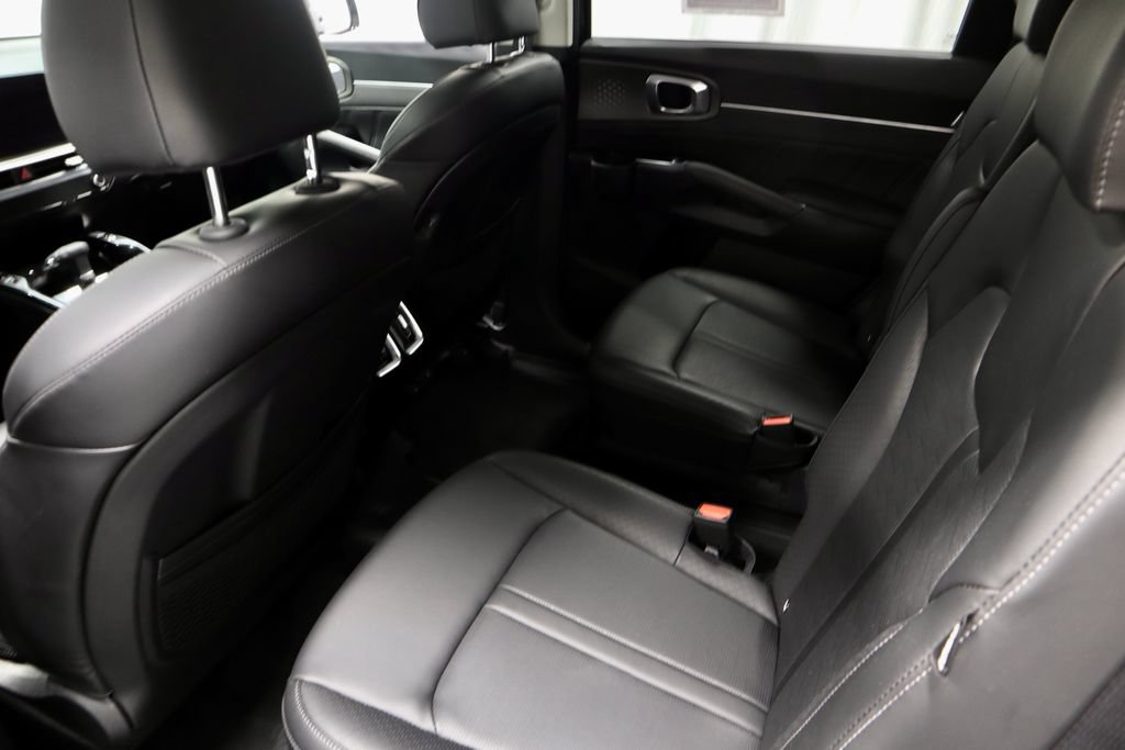 Used 2025 Kia Sorento SX FWD image 23