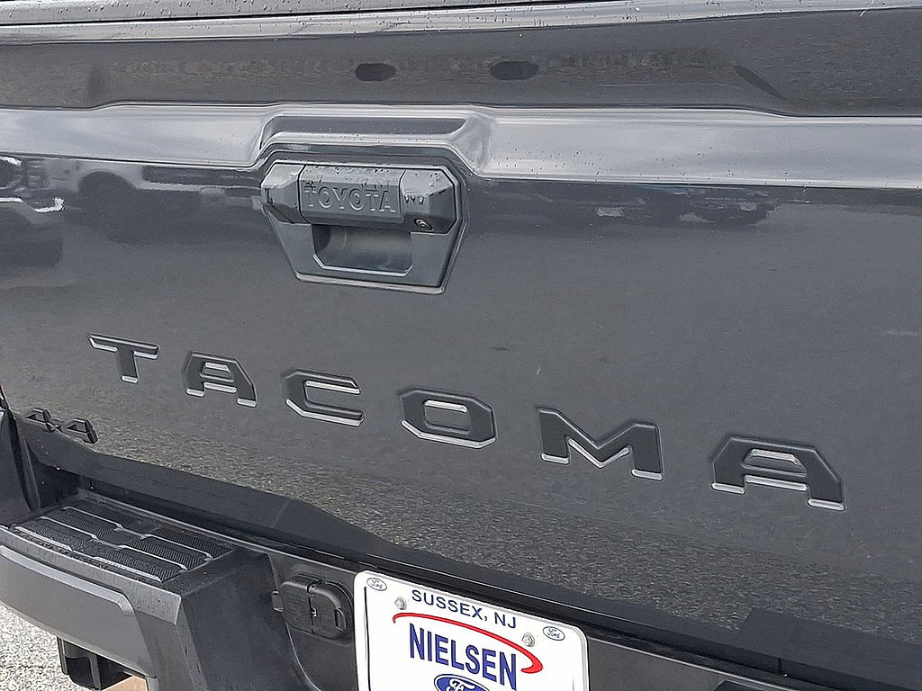 Used 2025 Toyota Tacoma TRD Sport AWD/4WD image 24