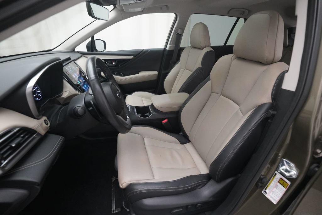 Used 2025 Subaru Outback Limited AWD/4WD image 7