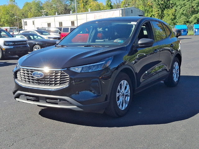 Certified 2025 Ford Escape Active w/ Cold Weather Package FWD image 5