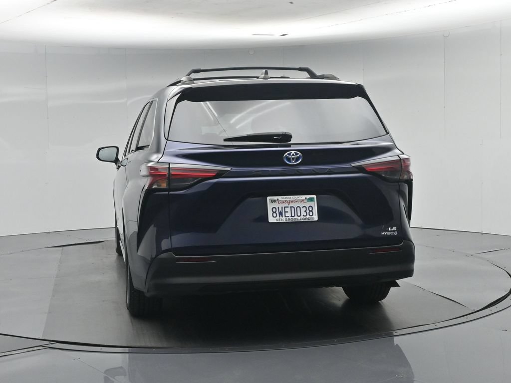 Used 2021 Toyota Sienna LE w/ LE Plus Package FWD image 33