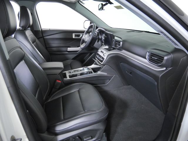 Certified 2024 Ford Explorer XLT w/ Equipment Group 202A AWD/4WD image 11