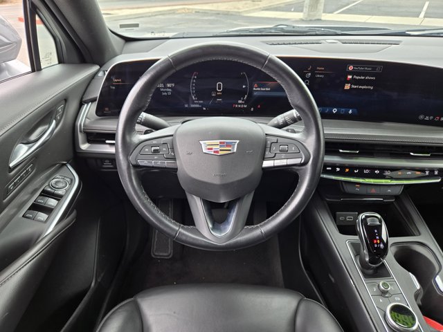 Used 2025 Cadillac XT4 Premium Luxury FWD image 12
