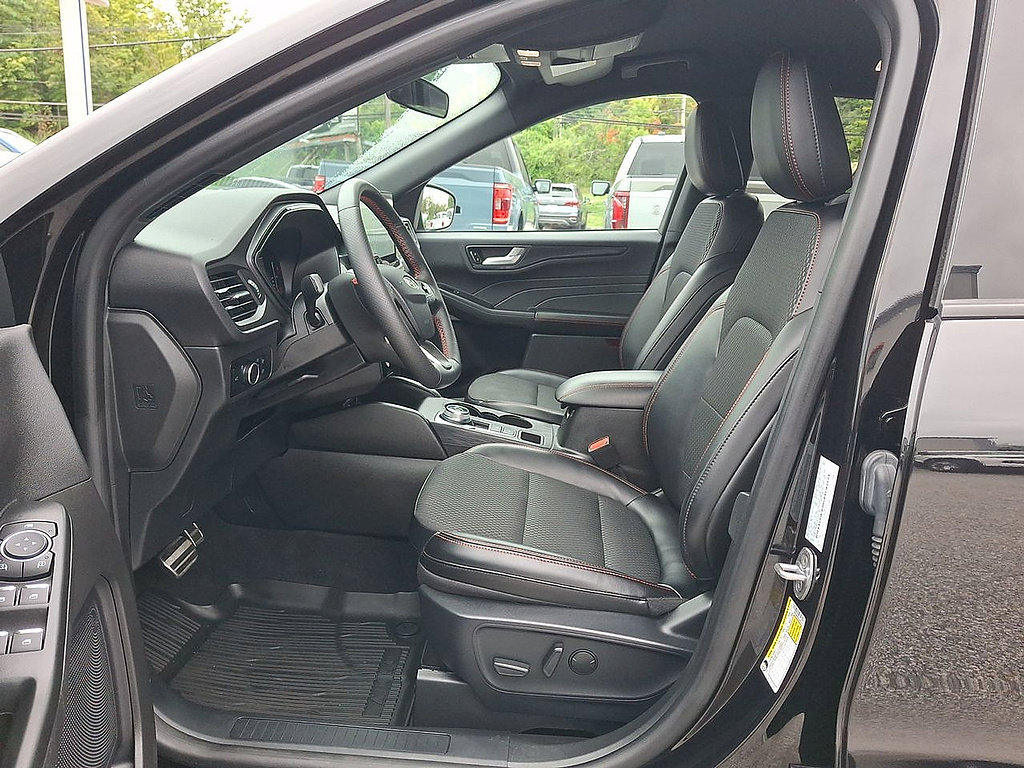 Certified 2024 Ford Escape ST-Line w/ Tech Pack #1 AWD/4WD image 11