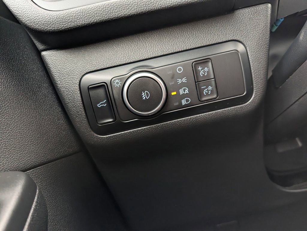 Certified 2023 Ford Escape Platinum w/ Premium Technology Package image 21