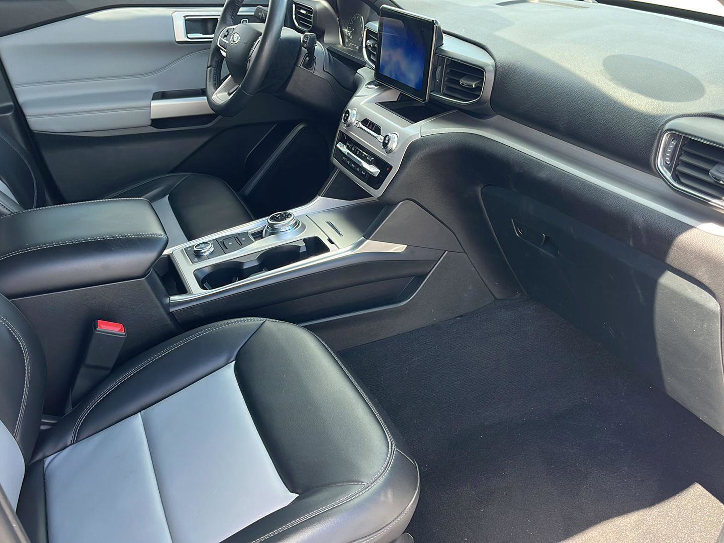 Certified 2023 Ford Explorer XLT w/ Equipment Group 202A image 14