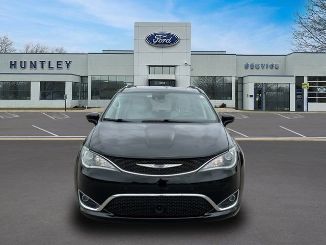 Used 2019 Chrysler Pacifica Touring-L Plus w/ Advanced Safetytec Group FWD image 2