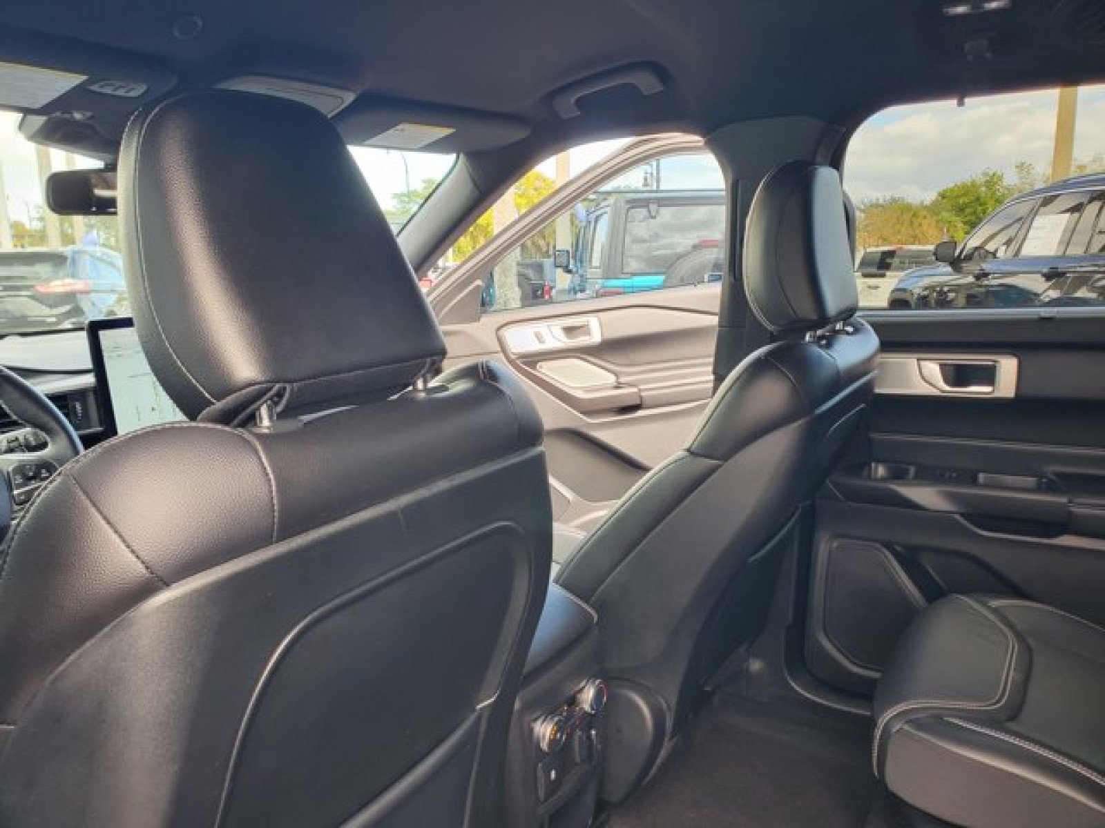 Certified 2020 Ford Explorer ST w/ Premium Technology Package image 27