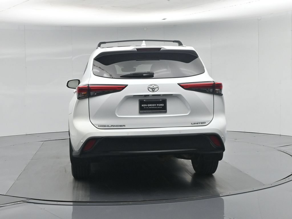 Used 2022 Toyota Highlander Limited FWD image 35