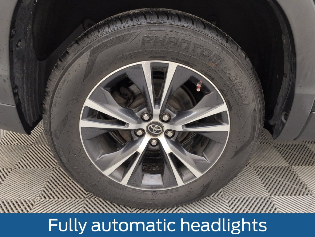 Used 2019 Toyota Highlander Plus FWD image 20