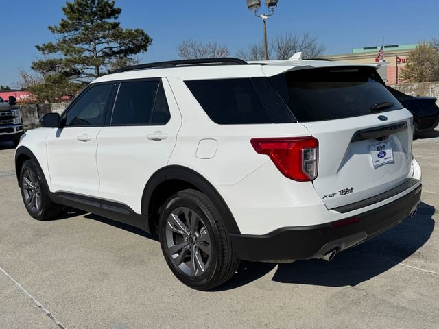 Certified 2023 Ford Explorer XLT w/ Equipment Group 202A AWD/4WD image 3