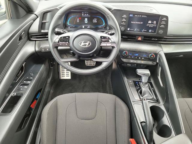 Used 2025 Hyundai Elantra Sport FWD image 13