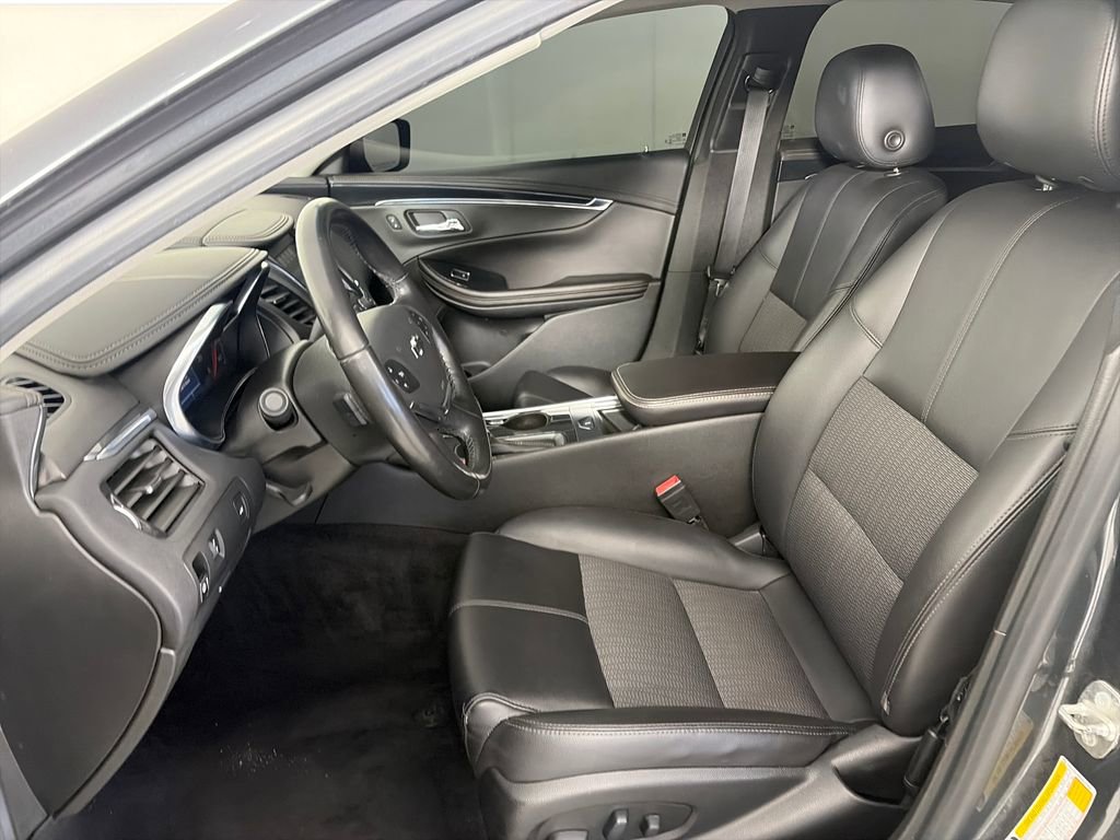 Used 2019 Chevrolet Impala LT FWD image 11