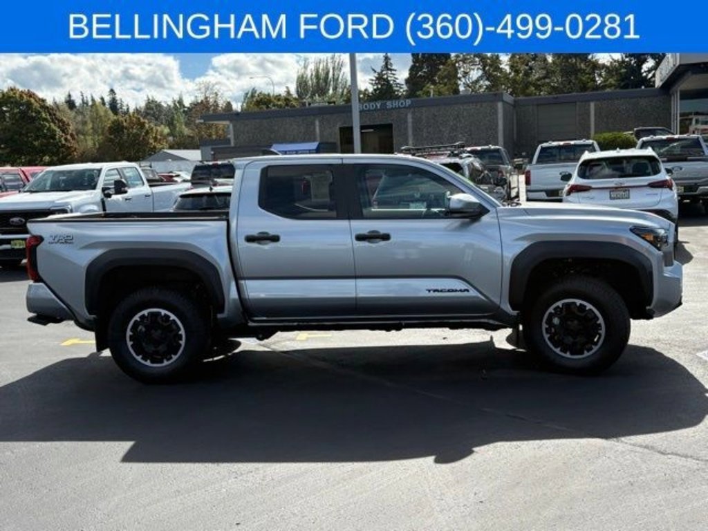 Used 2024 Toyota Tacoma 4x4 Double Cab image 3
