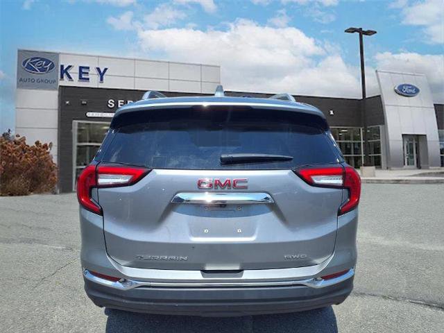 Used 2024 GMC Terrain SLT image 4