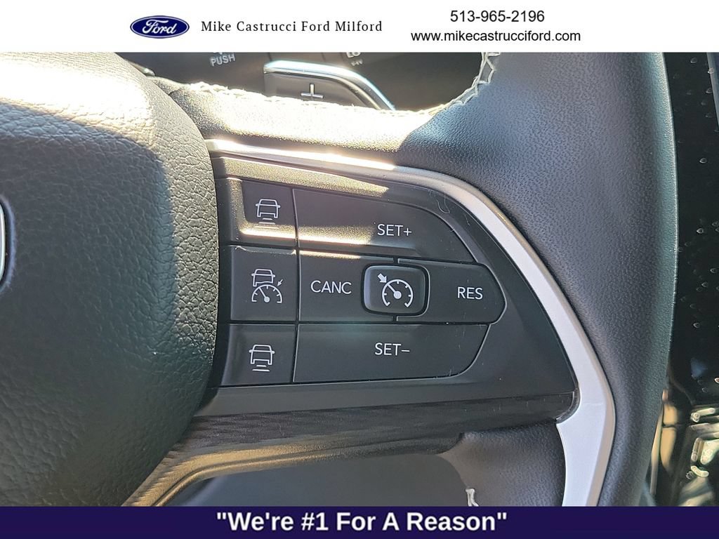 Used 2024 Jeep Grand Cherokee Altitude AWD/4WD image 17
