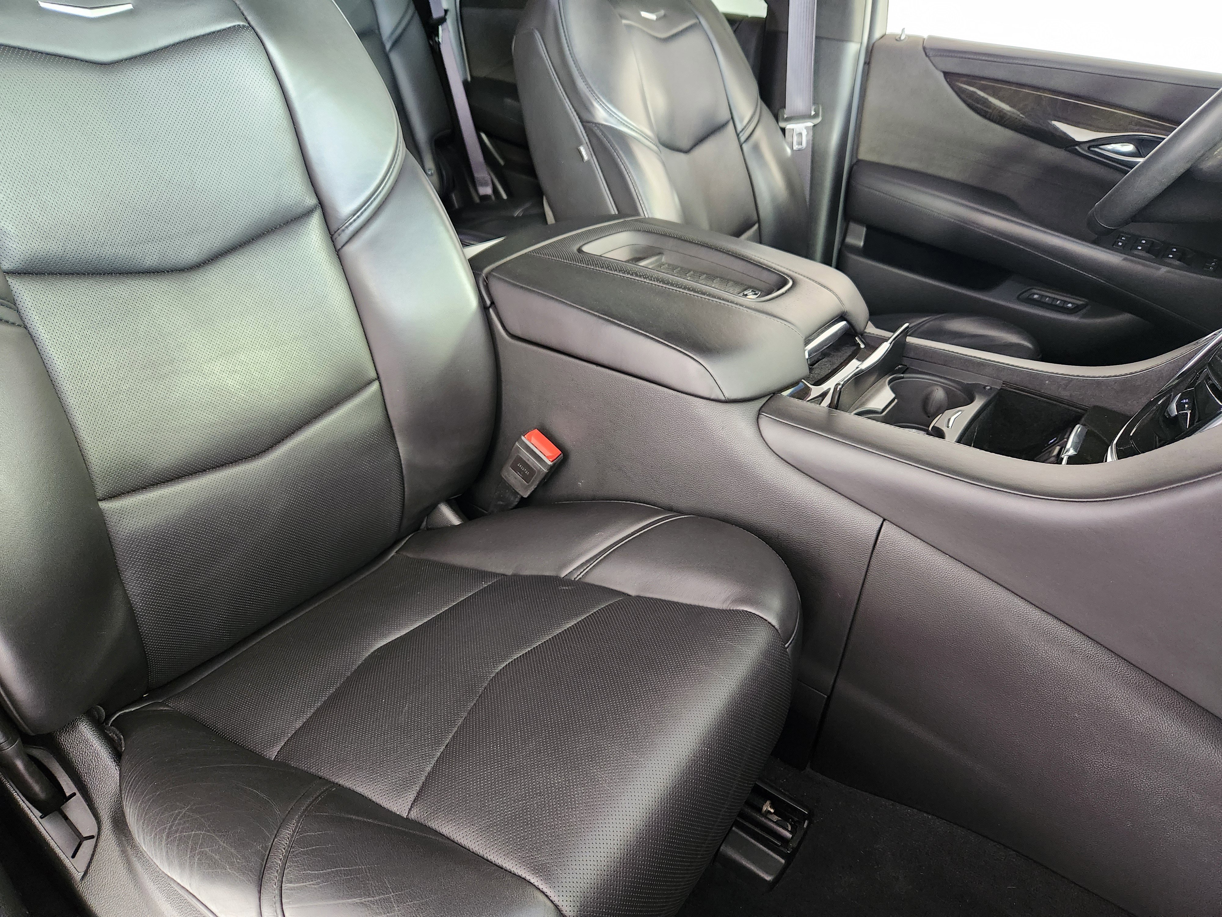 Used 2017 Cadillac Escalade Platinum image 10