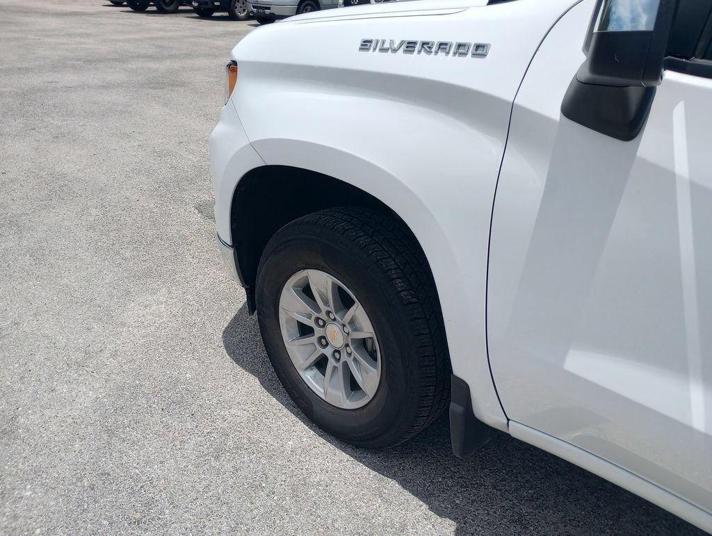 Used 2025 Chevrolet Silverado 1500 LT RWD image 3