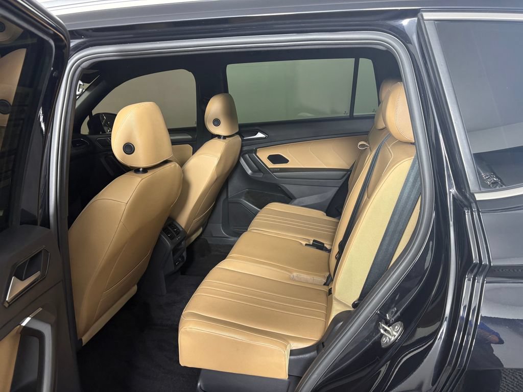 Used 2022 Volkswagen Tiguan SE w/ Panoramic Sunroof Package AWD/4WD image 30