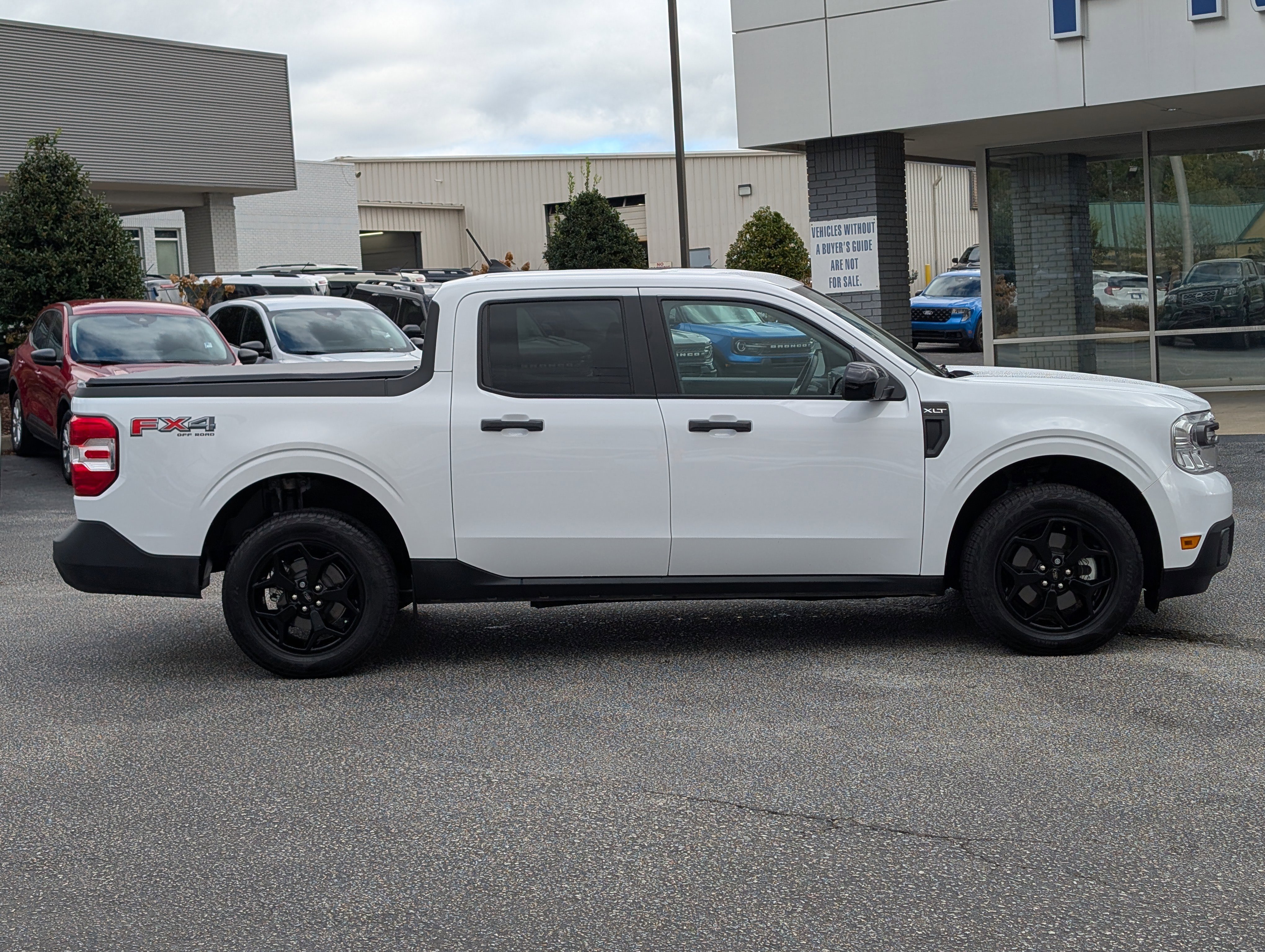 Certified 2024 Ford Maverick XLT w/ XLT Luxury Package image 9