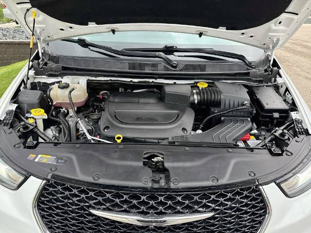 Used 2025 Chrysler Pacifica Select FWD image 22
