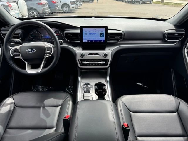 Certified 2022 Ford Explorer XLT w/ Equipment Group 202A AWD/4WD image 11