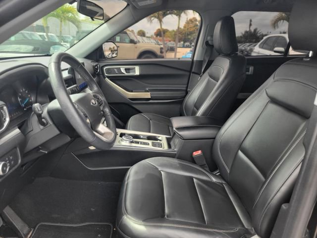 Certified 2022 Ford Explorer XLT w/ Equipment Group 202A image 18