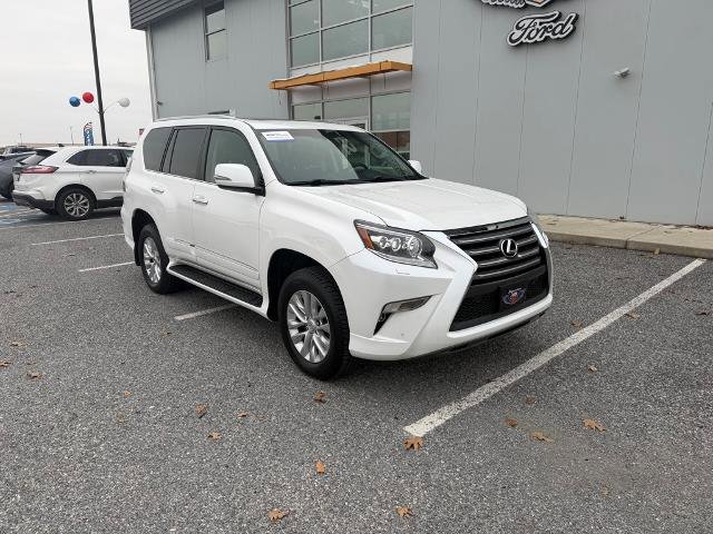 Used 2017 Lexus GX 460 image 2