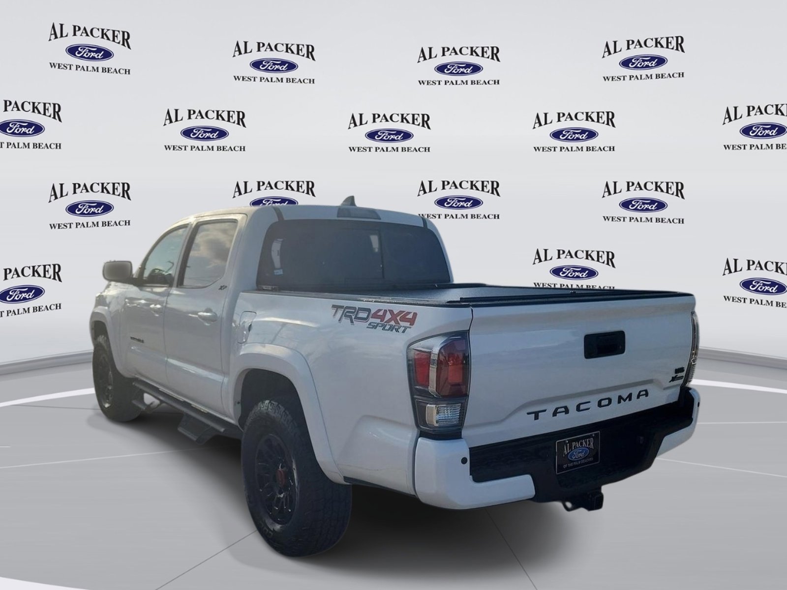Used 2022 Toyota Tacoma TRD Sport w/ TRD Premium Sport Package image 3