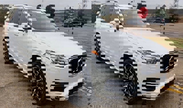 Used 2019 Volvo XC90 T6 Momentum w/ Advanced Package image 4