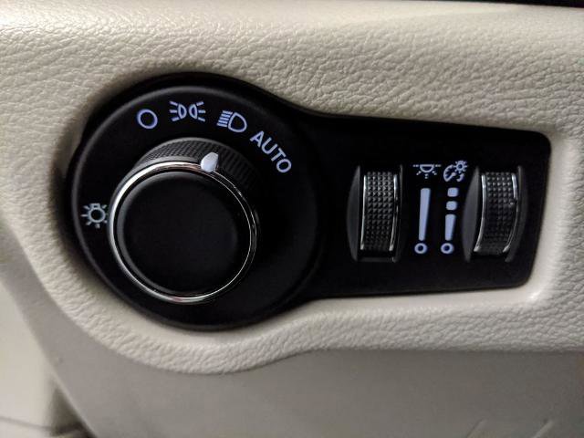 Used 2023 Chrysler Voyager LX FWD image 15