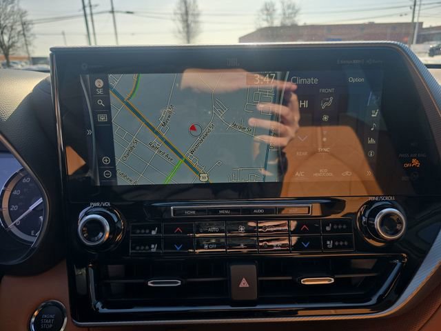 Used 2022 Toyota Highlander Platinum image 19