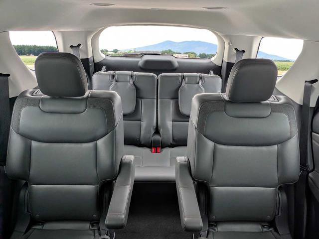 Certified 2025 Ford Explorer Active w/ Active Comfort Package RWD image 25