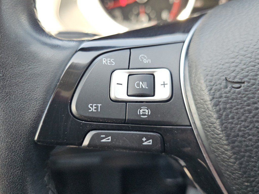 Used 2019 Volkswagen Tiguan SE w/ Panoramic Sunroof Package AWD/4WD image 12