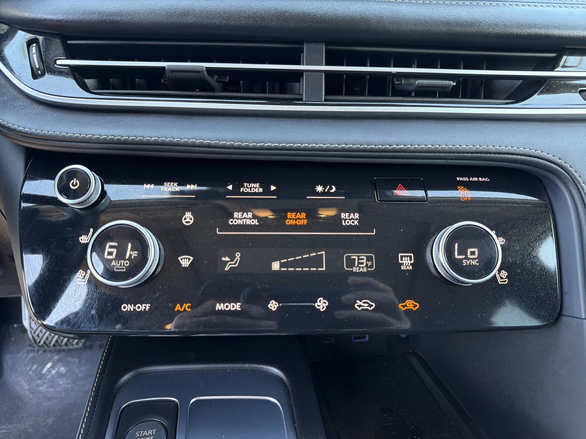 Used 2023 INFINITI QX60 Luxe w/ Cargo Package FWD image 16